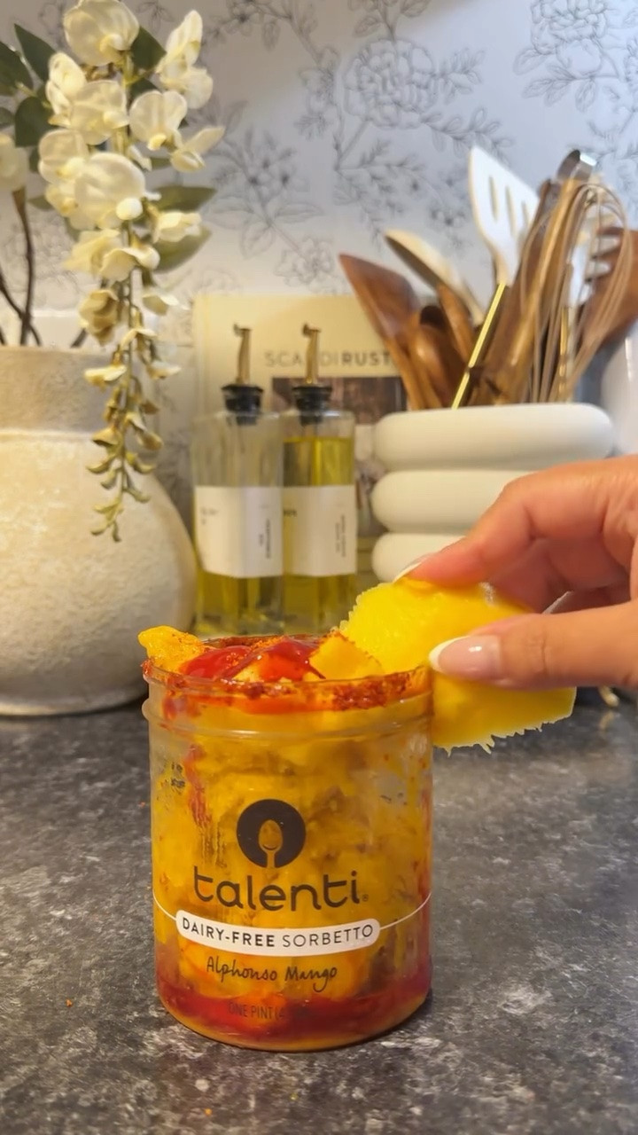 MANGONADA 🥭☀️

El verano ya casi esta aqui y este Helado sera perfecto ☀️

• Helado de @talenti Sabor Mango 
•Chamoy
• Tajin 
•Pedasitos de Mango para decorar 

#talenti #mangonada #heladodemango

#LTKfoodie #LTKSeasonal #LTKHome