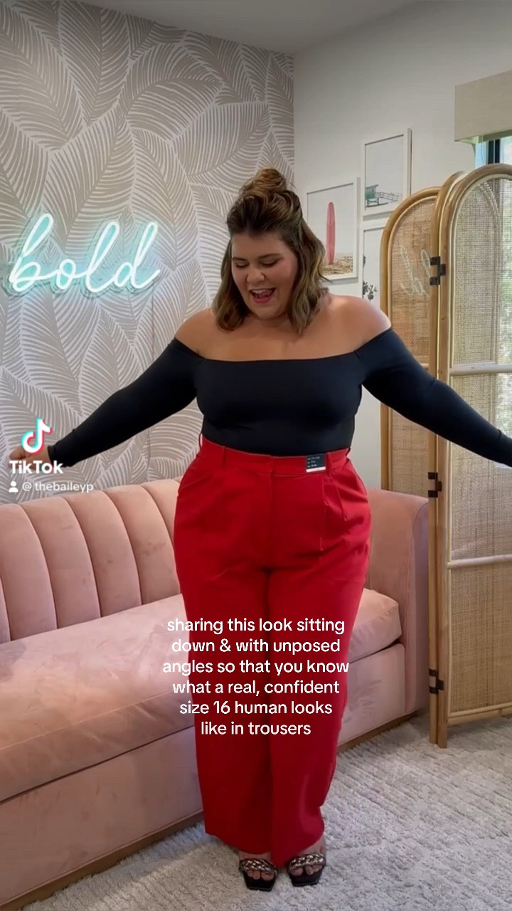 An unposed version❤️ 

#LTKHoliday #LTKmidsize #LTKplussize