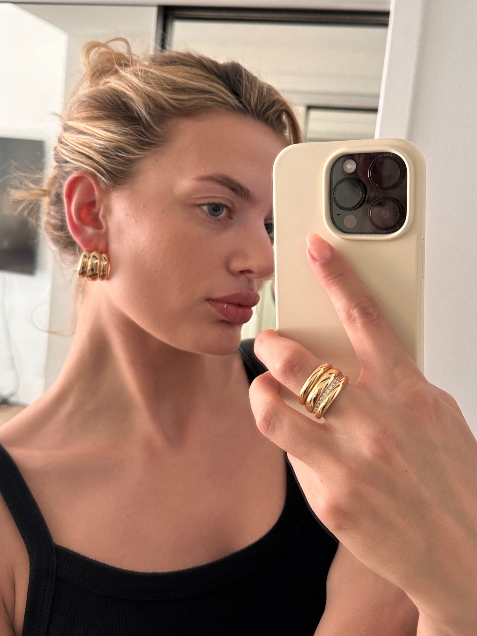 Obsessed with chunky jewelry at the moment 

#LTKFind #LTKstyletip #LTKU