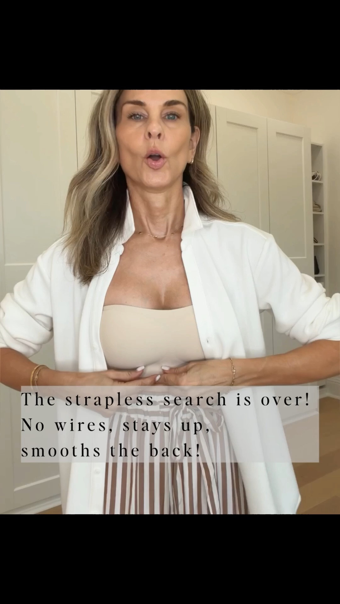 Highly recommend this bra! It stays up and flatters without wires! Wearing a Small
