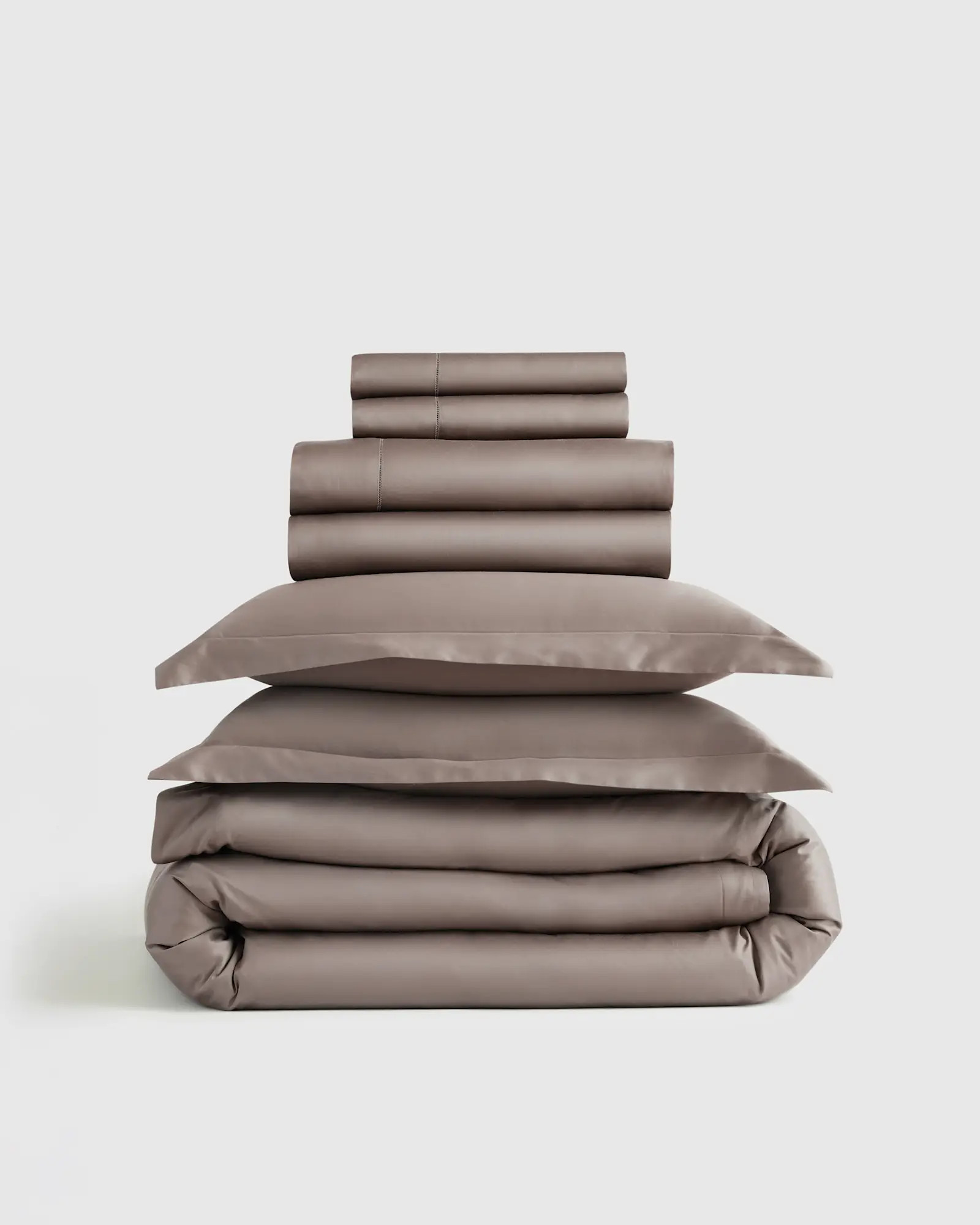 700 TC Giza Cotton Sateen Deluxe Bedding Bundle | Quince