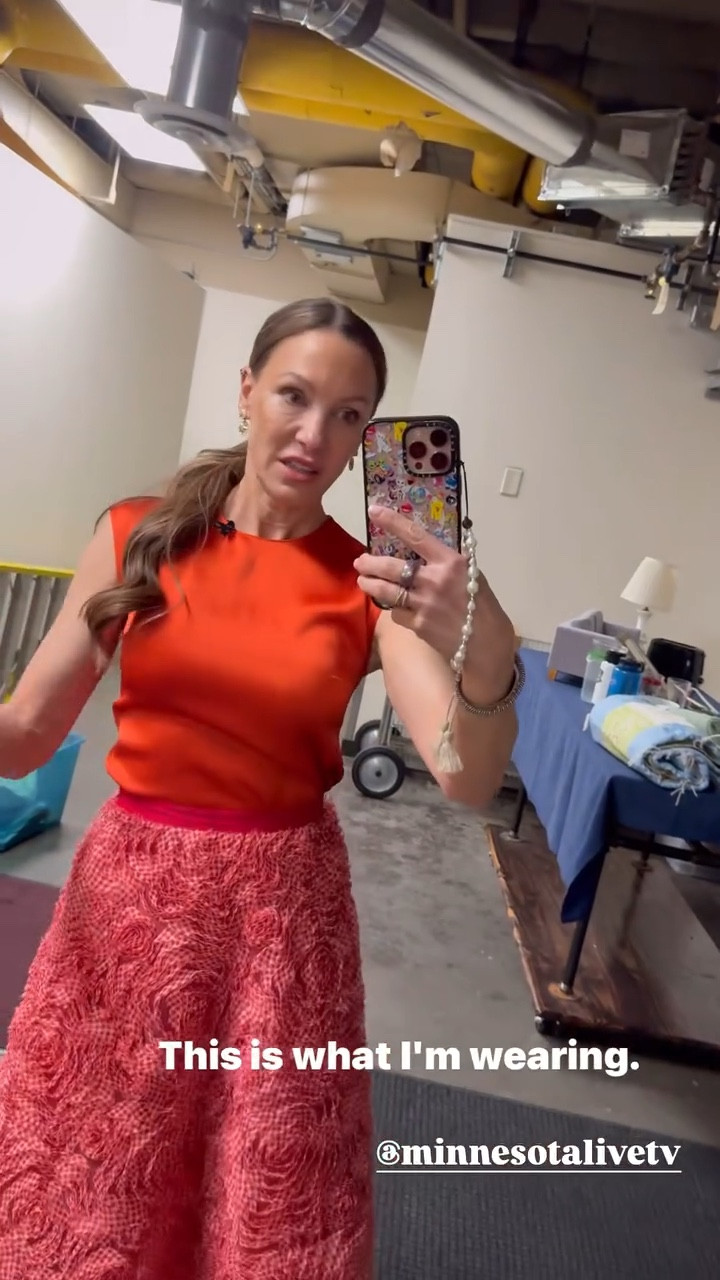 On Minnesota live today.. linking similar items! 


#LTKOver40 #LTKStyleTip #LTKSeasonal