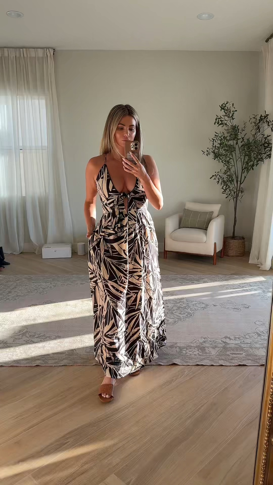 Code AMBERSAVE40
Wearing size small
Slides run a little small but look just like loewe 




#LTKootd #LTKTravel #LTKgrwm