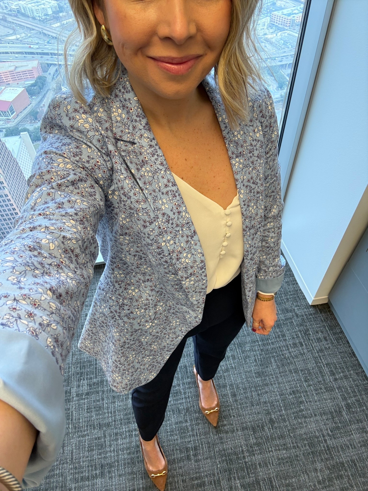 Today’s work wear look 

My blazer is old, but I linked similar ones. Size 6 pants, I went up 1/2 a size in my shoes

Over 40, working mom, mom style 

#LTKootd #LTKOver40 #LTKWorkwear