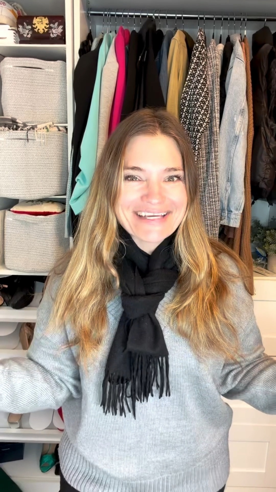 How to style a scarf! 

How to wear a scarf // how to tie a scarf // cashmere scarf outfit idea / cashmere scarf style / winter outfit idea / winter style / cashmere scarf 

#LTKdayinmylife #LTKootd #LTKgrwm