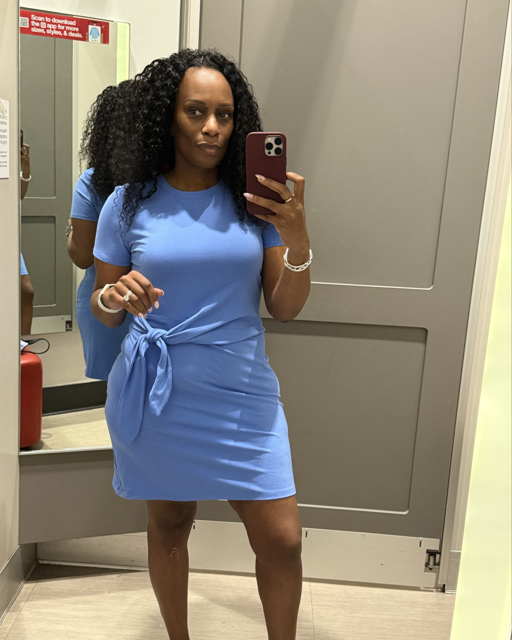 Soft, stretchy, and snatching in all the right places 💙 This is the kind of dress you throw on and instantly look put together. The tie detail defines the waist, the length is flattering, and the color? Chef’s kiss.

Brunch. Date night. Errands. Vacation. It does it ALL.

Linked on my LTK ….run, don’t walk. 💫


#LTKStyle #LTKFinds #LTKUnder50 #SpringStyle #BrunchOutfit #DateNightLook #EffortlessStyle #EverydayChic #MomStyle #CurveConfidence #BlueDress #WardrobeStaples #AffordableFashion #LTKCreator #ShopMyLook

#LTKMidsize #LTKWorkwear #LTKOver40