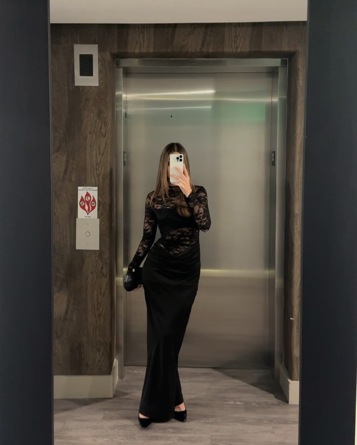 falling for @valentino.beauty again and again.

the look isn’t complete without the new buttery matte lipstick and my Donna Born in Roma Rendez-Vous Ivory fragrance from Valentino Beauty🤍 

#softglammakeup #makeupinspo #valentinobeauty #borninromavalentino #spikevalentino #fashioninspo #blackdress #blacktiedress 

@sephora