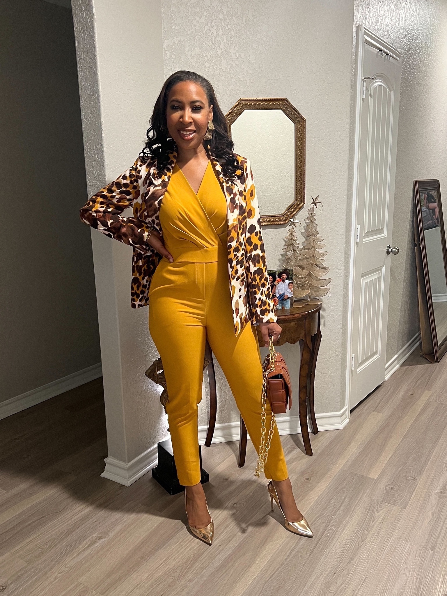 When your closet surprises you with a perfect fall ensemble! Loving this mustard, cream, and chocolate combo for office vibes. 💋
(P.S. I got you. I linked similar pieces to help recreate the look. 👌🏾)

#thanksgivingoutfits #holidayoutfits #falloutfits

#LTKover40 #LTKworkwear #LTKstyletip