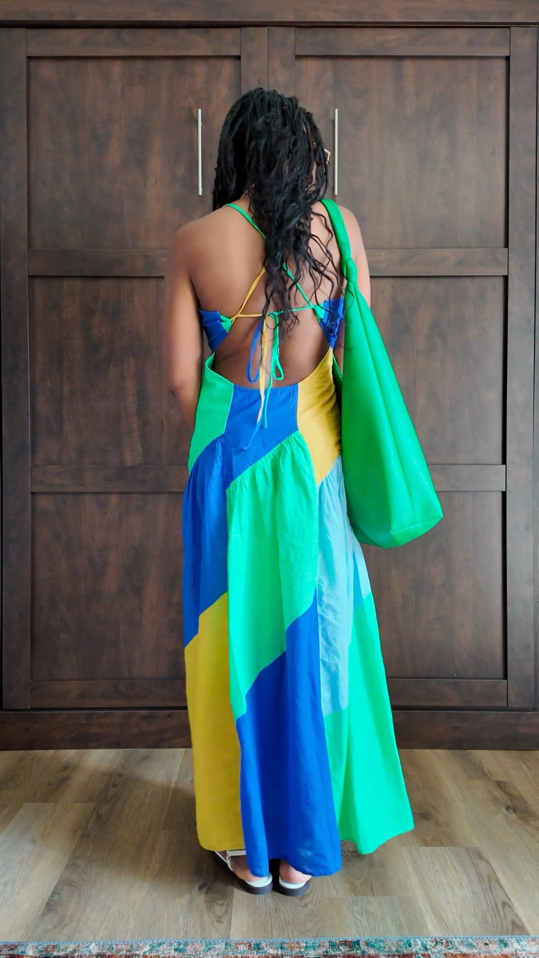 Florida is only preheating and I’m already too hot to function. Found the perfect lightweight dress at Anthropologie though. Wearing a S. 