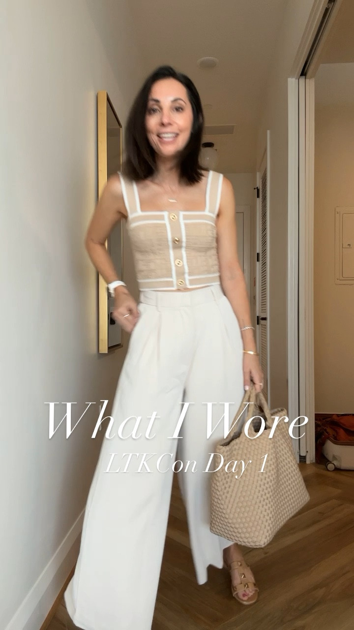 Wearing xs in top and bottoms!


#LTKCon #LTKsalealert #LTKitbag