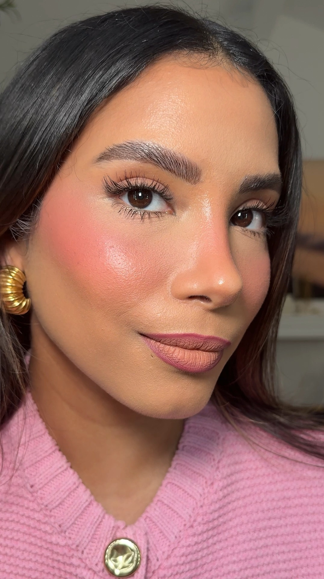 This Loreal blush in fearless coral is so good 😍 perfect soft makeup look 

#LTKBeauty