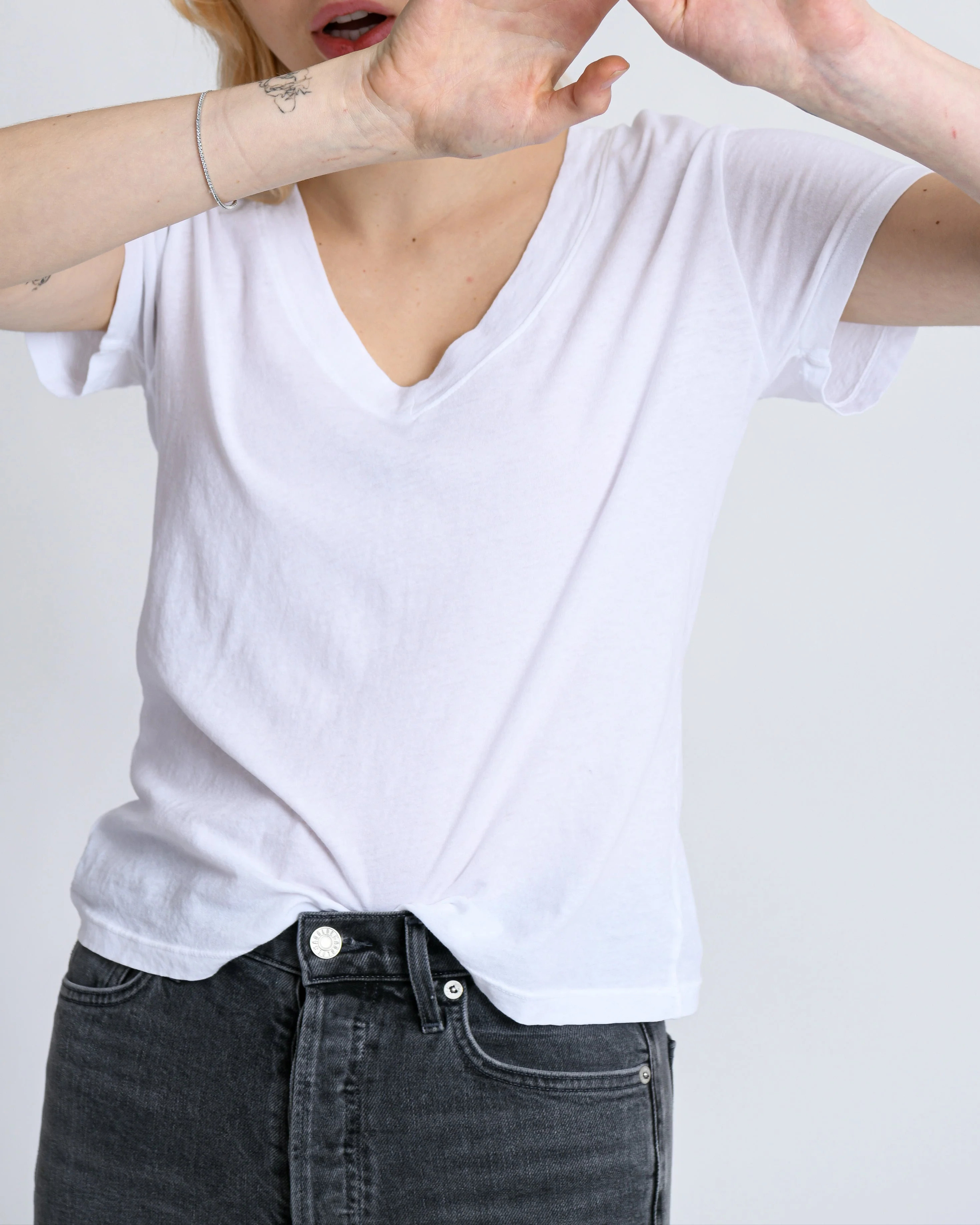 Hendrix Basic V-Neck T-Shirt White | WEST2WESTPORT