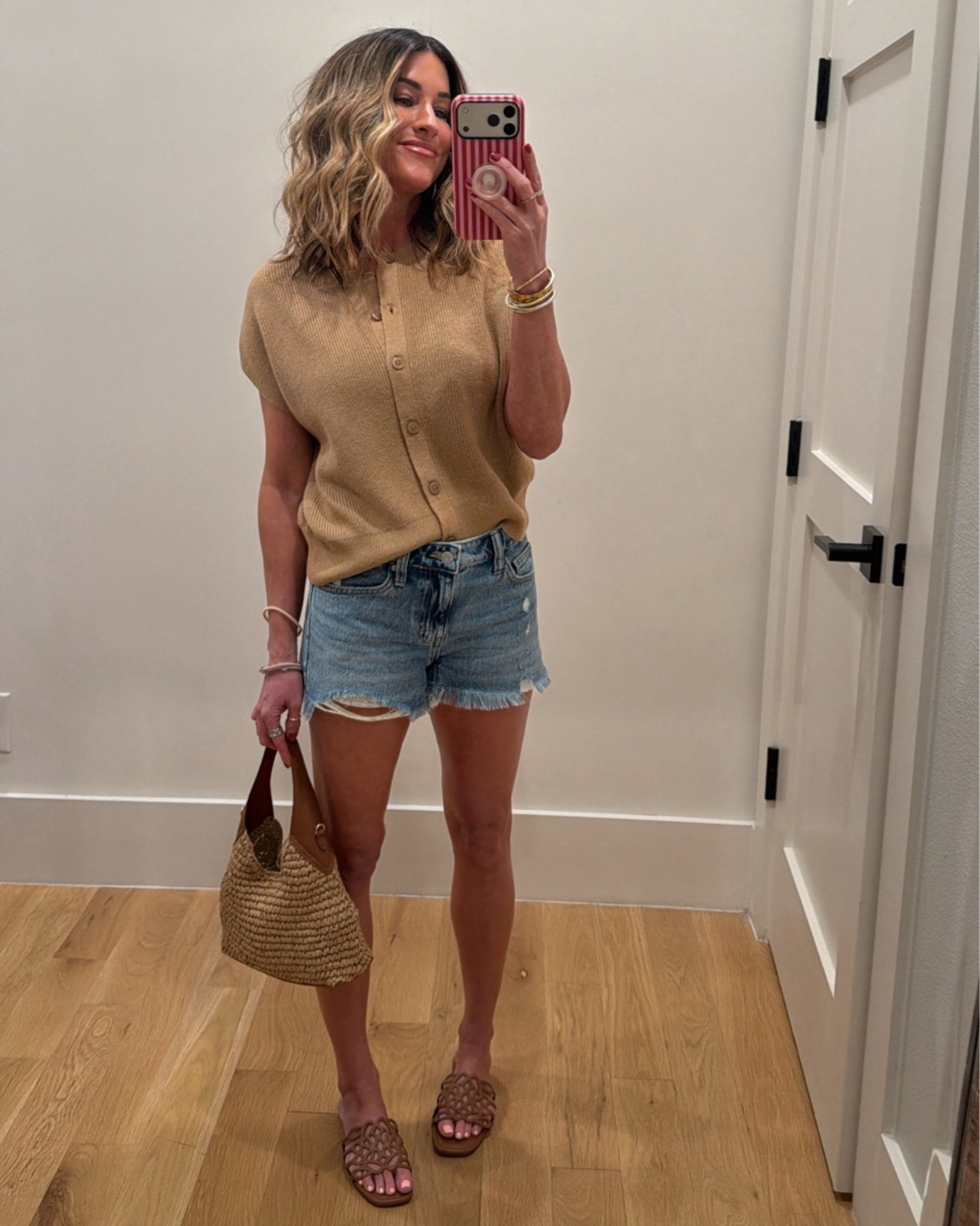 This top was the BEST SELLING clothing item from last week! And for good reason. Nice quality, neutral, and very versatile!
Wearing size xs

#LTKootd #LTKgrwm #LTKdayinmylife