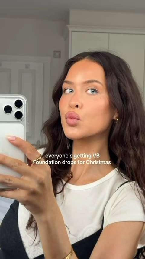 Wearing the Victoria Beckham drops shade 5. 
Makeup, beauty, foundation drops, Space NK, Christmas gift ideas  

 

#LTKuk #LTKbeauty #LTKstyletip