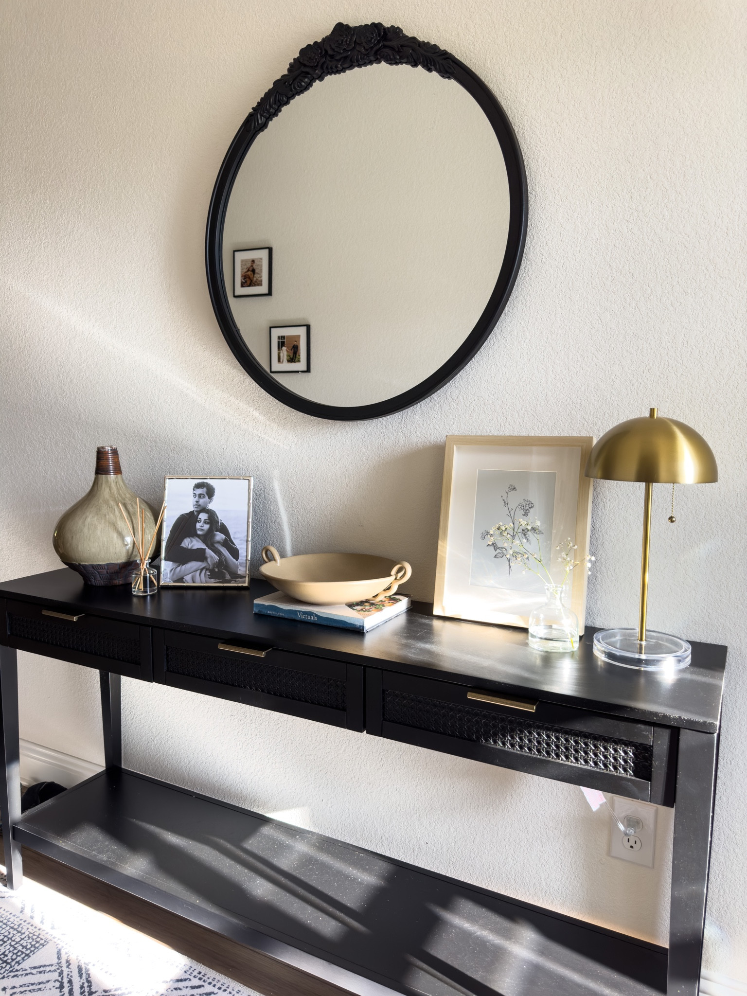 Console table style 🤍

Console table, entryway table, console table styling, home, home decor, decor styling, Target, Target finds, Target home, Threshold, Studio McGee 

#LTKFind #LTKhome #LTKSeasonal