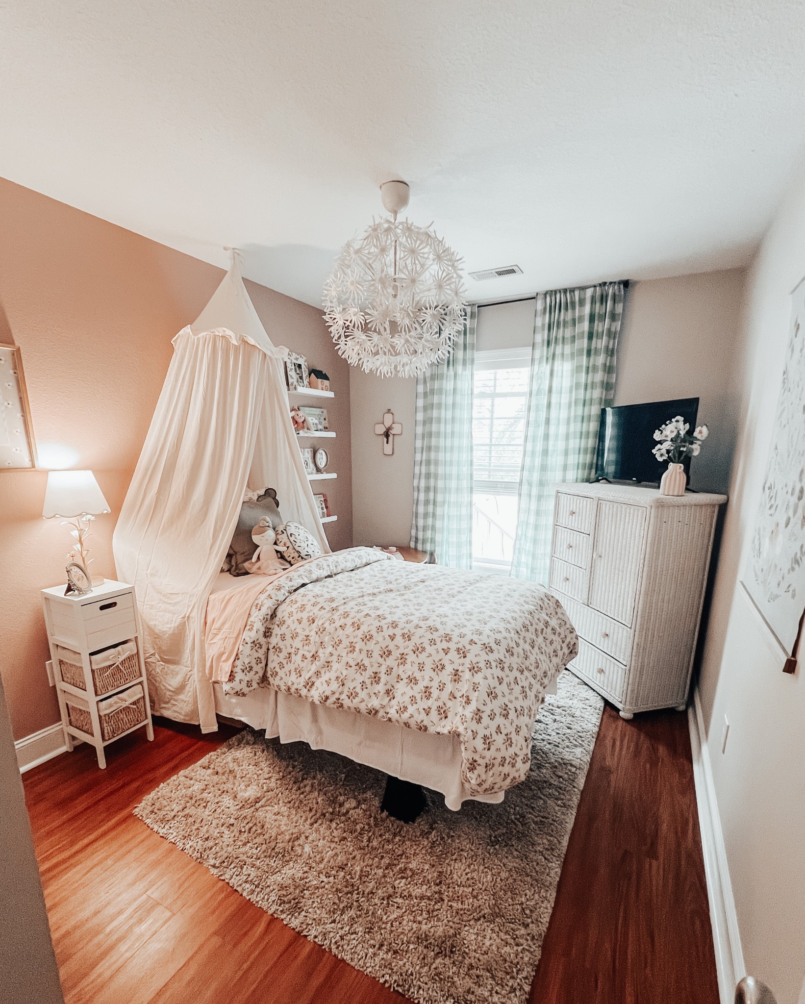 Finley’s Room Decor

#LTKHome #LTKStyleTip #LTKKids