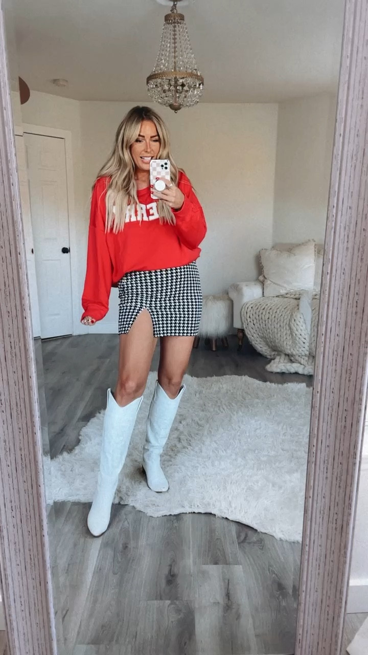 Sized up to a large for this fit, . Boots fits TTS. Sherpa Ugg tazz. Friendsgiving. Fall fashion. 
Pullover. Christmas party. Holiday party. Thanksgiving outfit. Sale 

#LTKHoliday #LTKCyberWeek #LTKGiftGuide