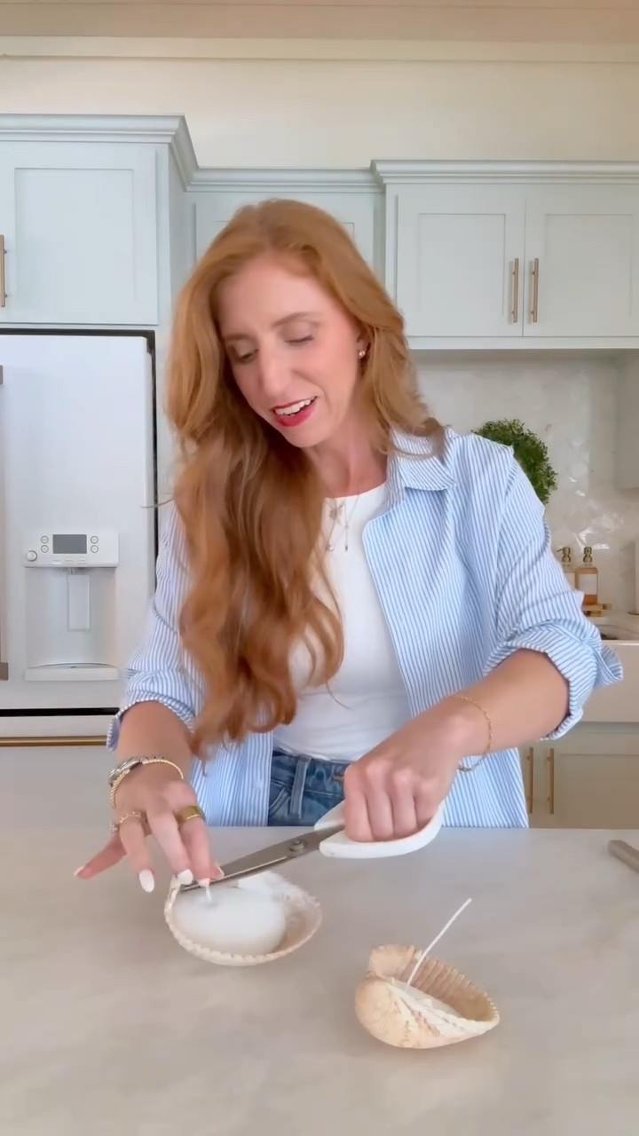 Such a fun and easy craft for your collected sea shells! 

Simply add a wick then poor in your “sand” candle wax and light. The mix comes in multiple scents and is easy to clean out of your shells if you want to switch it up! 



#easycrafts #diycandle #seashells #coastalhomedecor #coastalliving

#LTKHome #LTKTravel