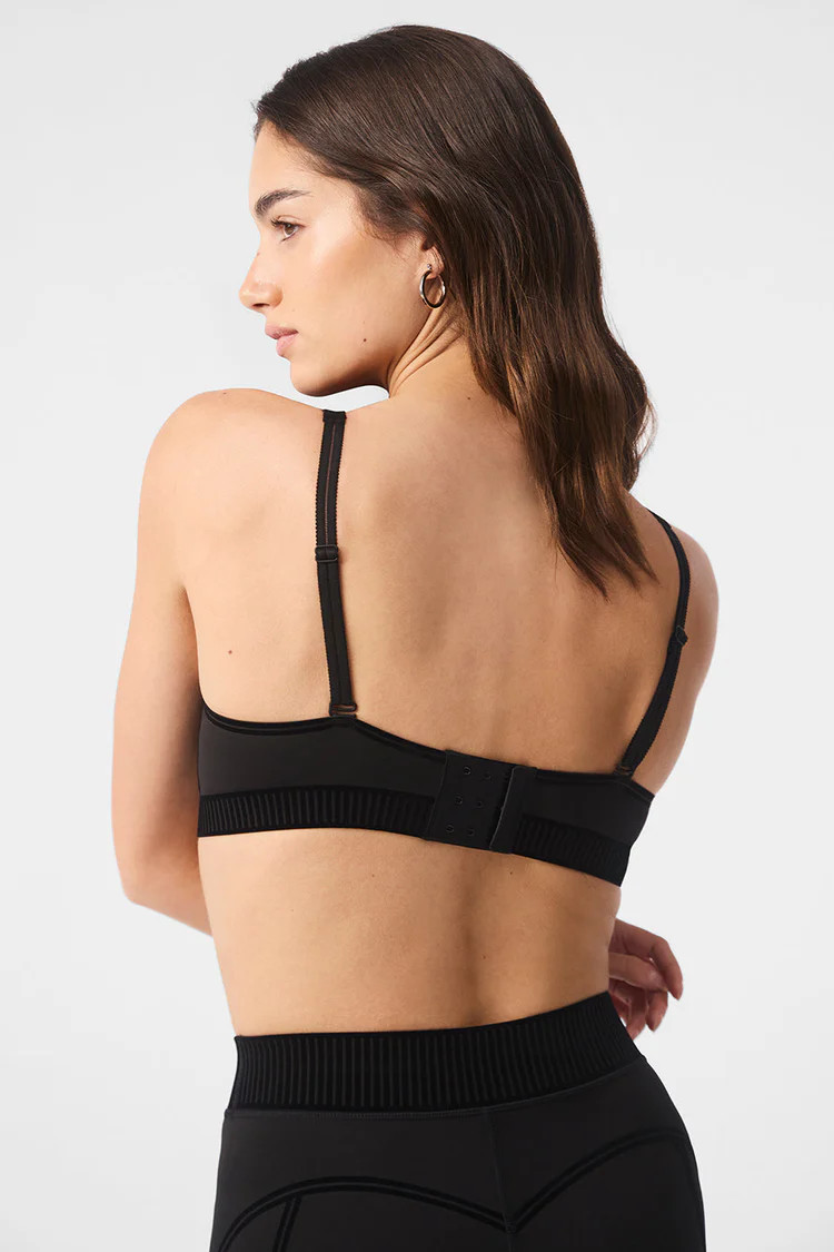 Airlift Line Up Bra - Black | Alo Yoga (US)