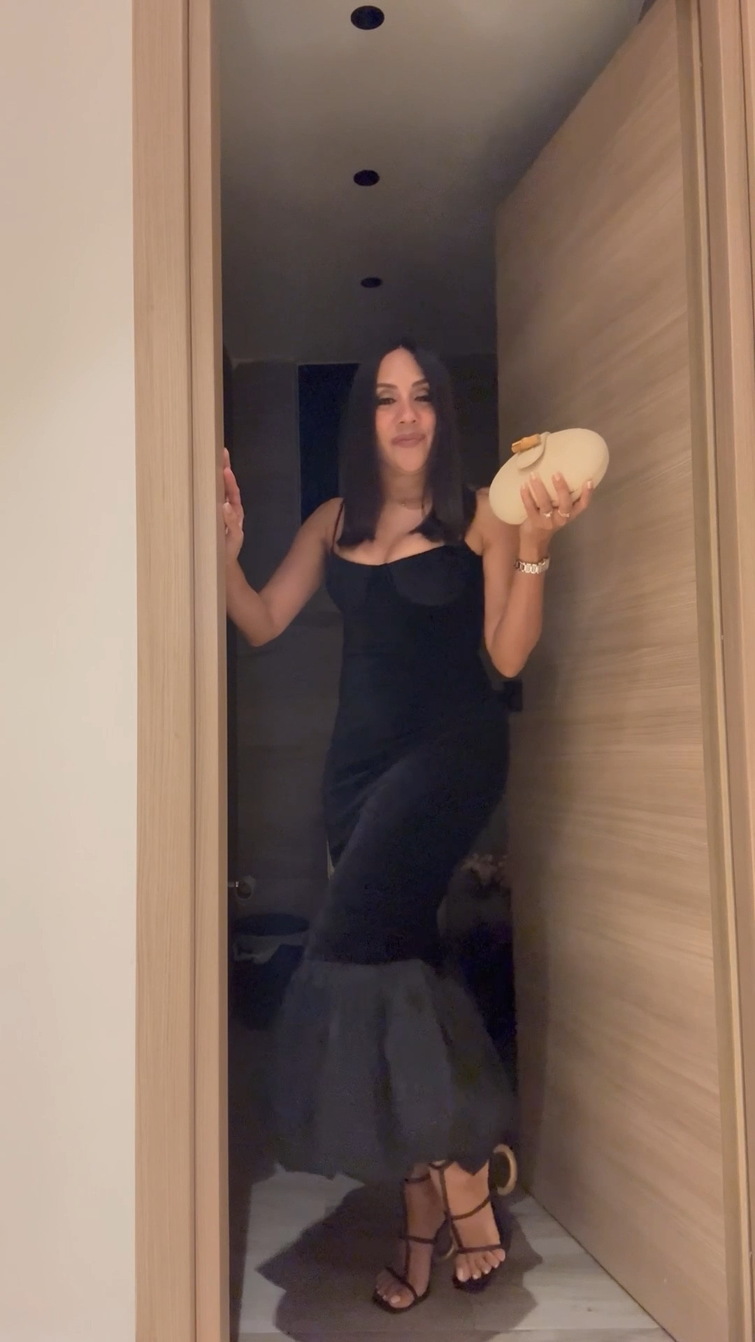 Amando este vestido negro de Revolve 

#LTKBeauty #LTKStyleTip #LTKPetite