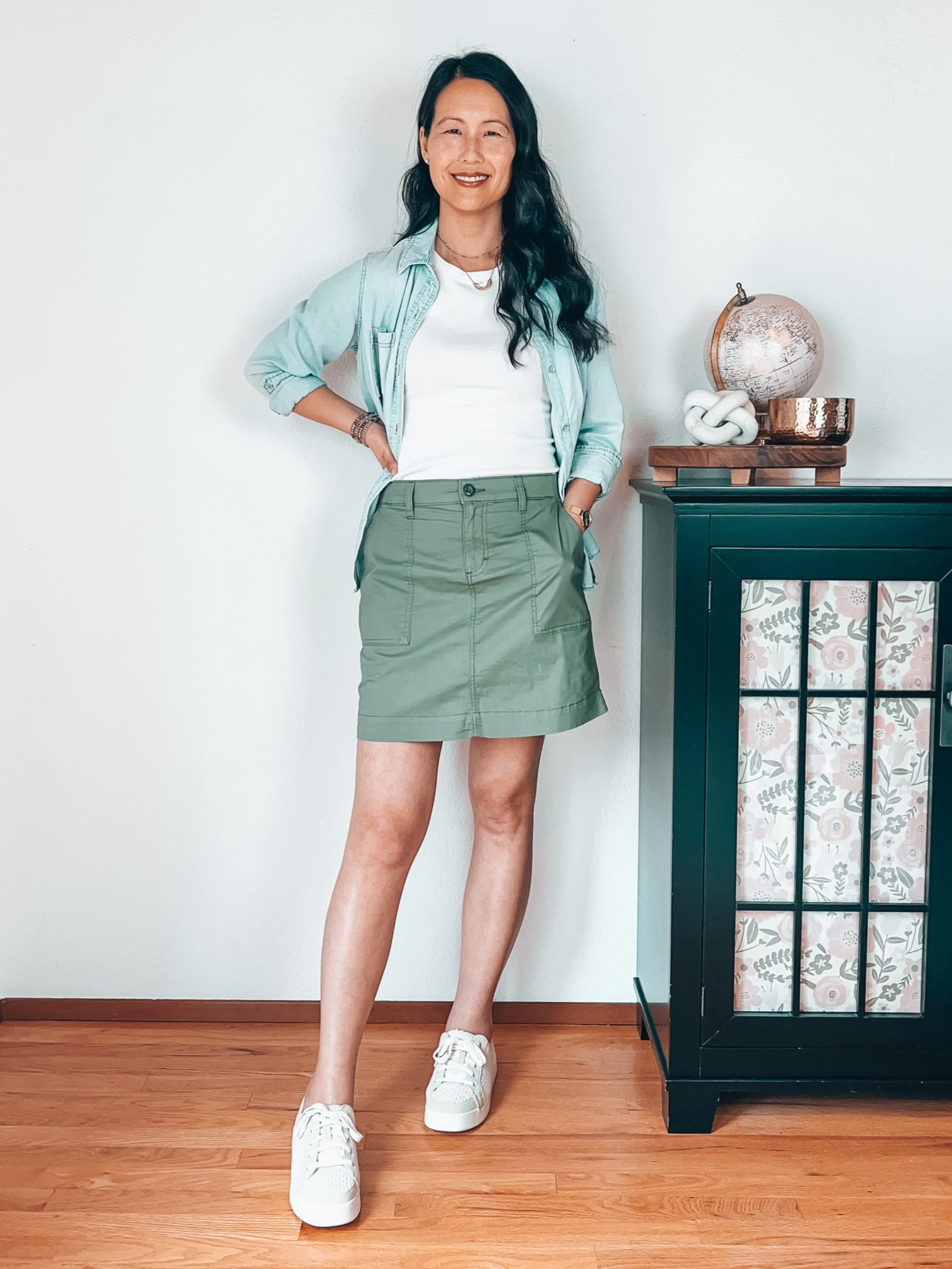 Utility skirt, skort, cargo skirt, I sized up to an 8, it’s a little loose in the waist but fits hips and length is great
Walmart fashionn