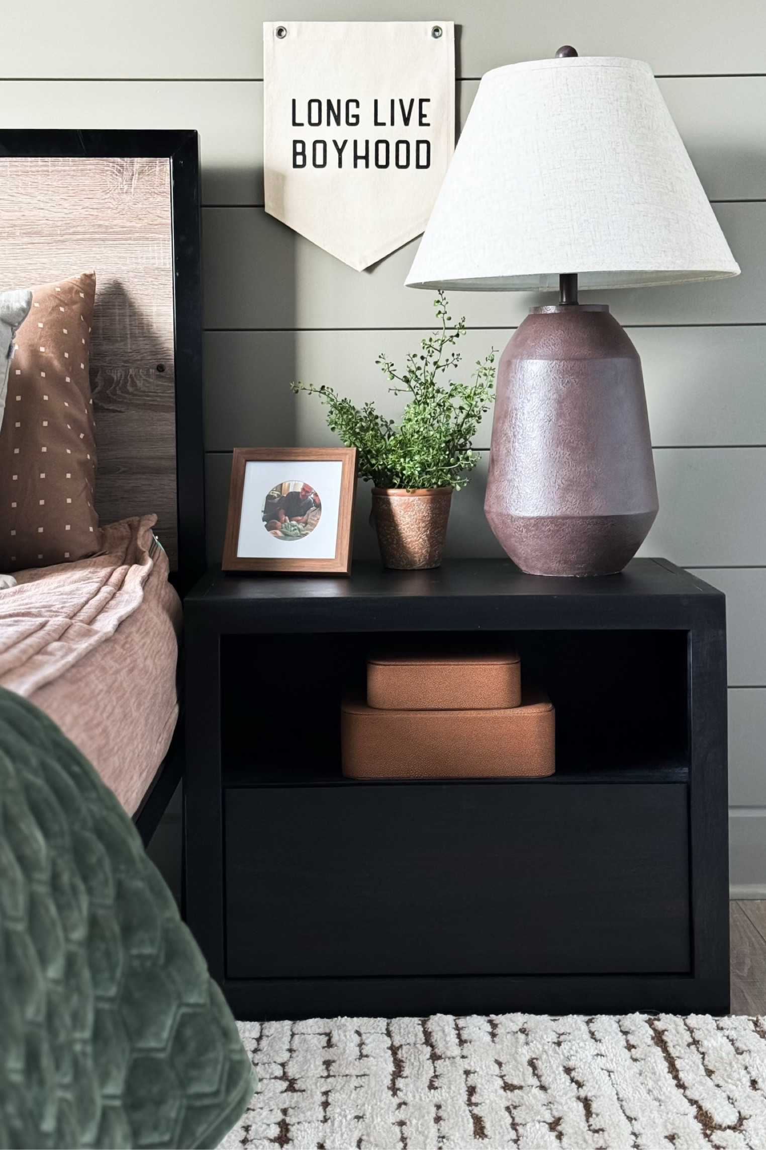 Nothing better than a simple room refresh - Remi's room is ready for spring!

Home  Home decor  Kids room  Spring  Spring decor  Lamp  Lighting  Nightstand  Faux greenery  Decorative box  Rug  Area rug

#LTKSeasonal #LTKkids #LTKhome