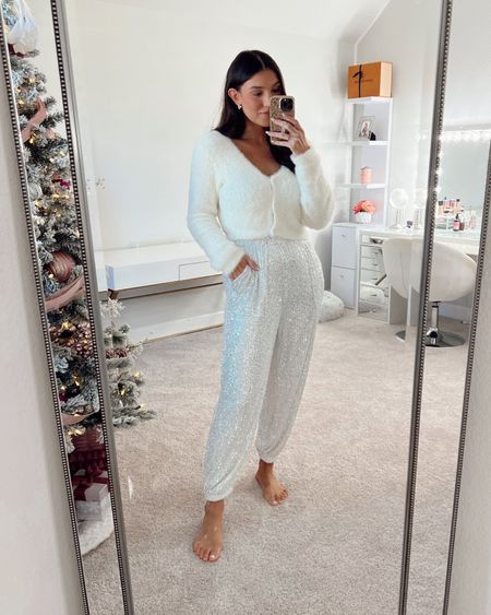 The going out outfit for the comfy queen✨ these pants seriously feel like sweatpants but are so glamorous and fun! Also they’re ON SALE!

I’m wearing a size 10 and they fit tts

Midsize fashion, winter style, comfortable outfit, mom outfit

#LTKmidsize #LTKSeasonal #LTKsalealert