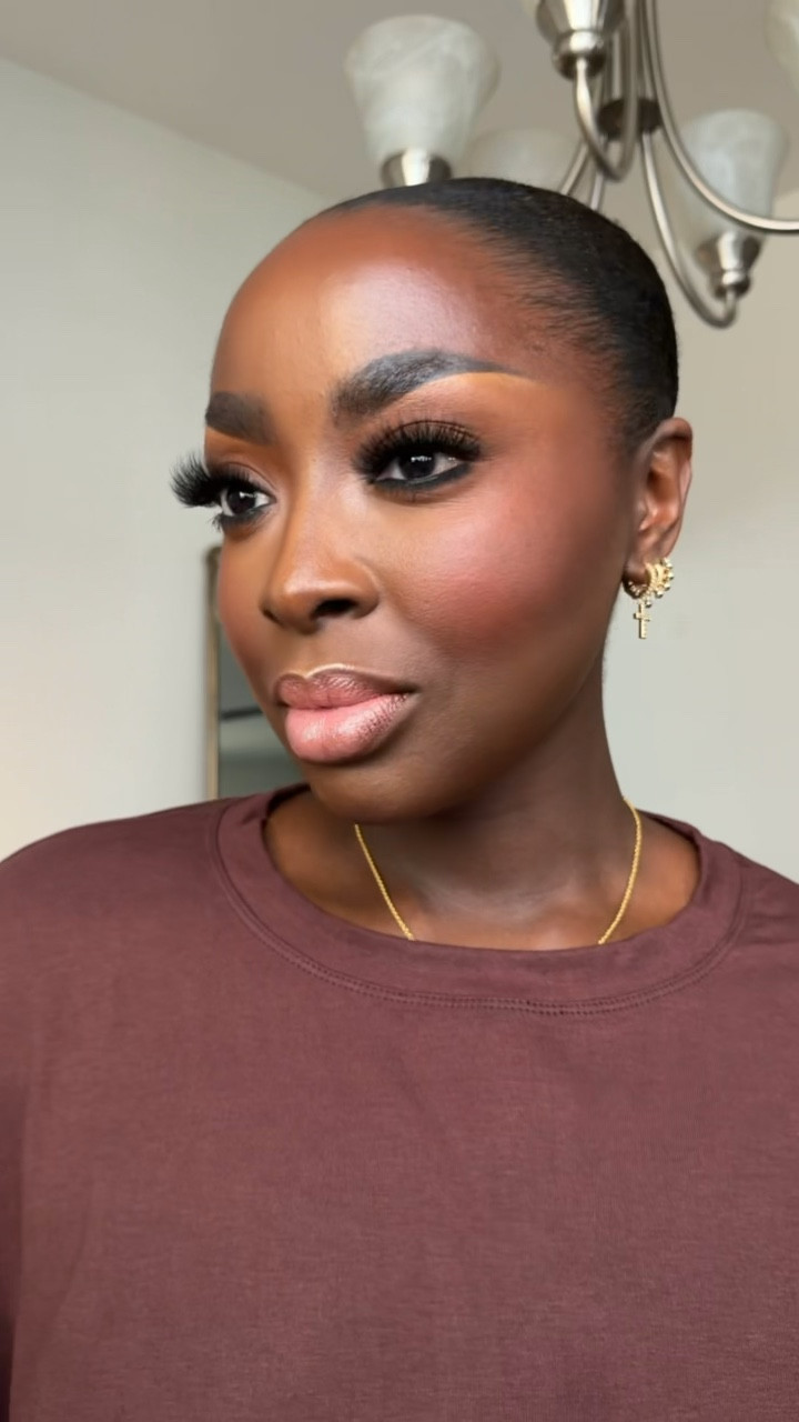 Love this nude lip combo! The liner is limitless brown and the lipstick is ballet.