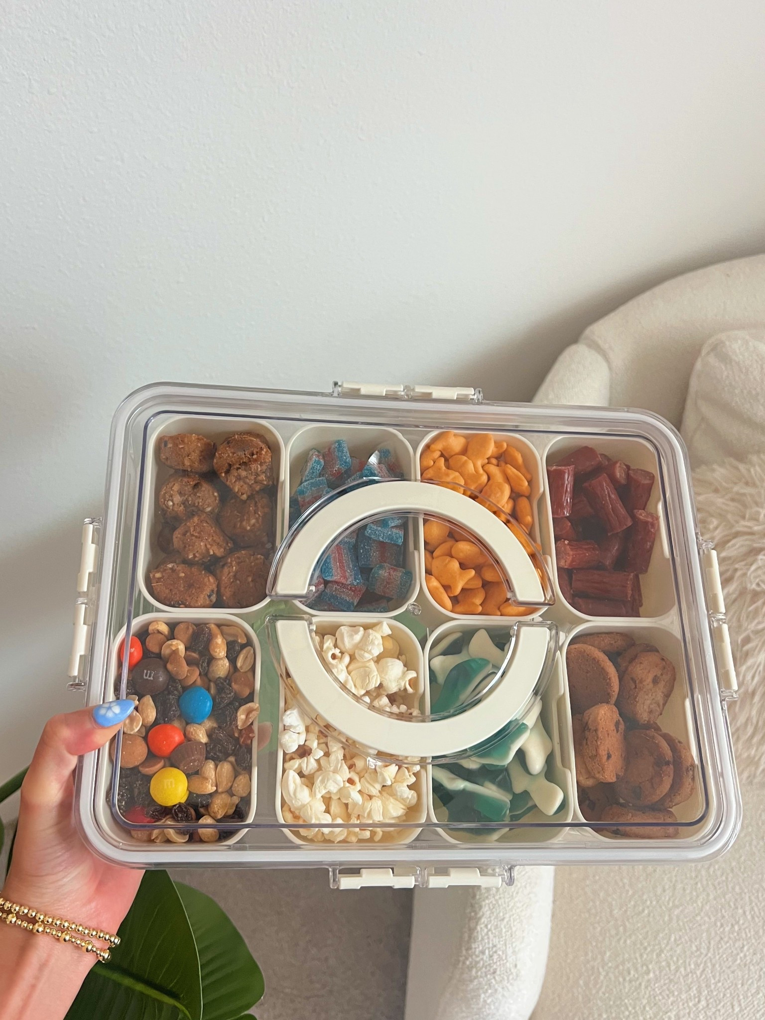 snackle box🫶🏼🫶🏼

#LTKFindsUnder50 #LTKTravel