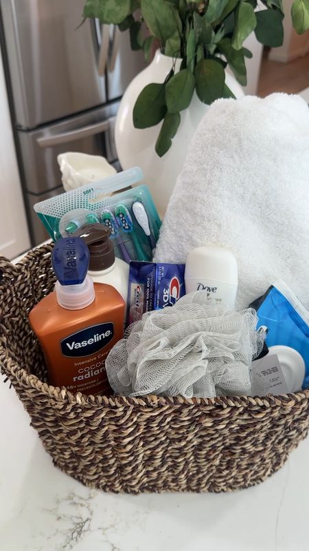 My best tip and idea to any hostess to the mostest ♥️♥️
I LOVEEEE leaving a basket in the guest room with EVERYTHING they may need

I ordered everything this morning from @walmart with same day delivery and it got home within 2 hours #walmartpartner 
