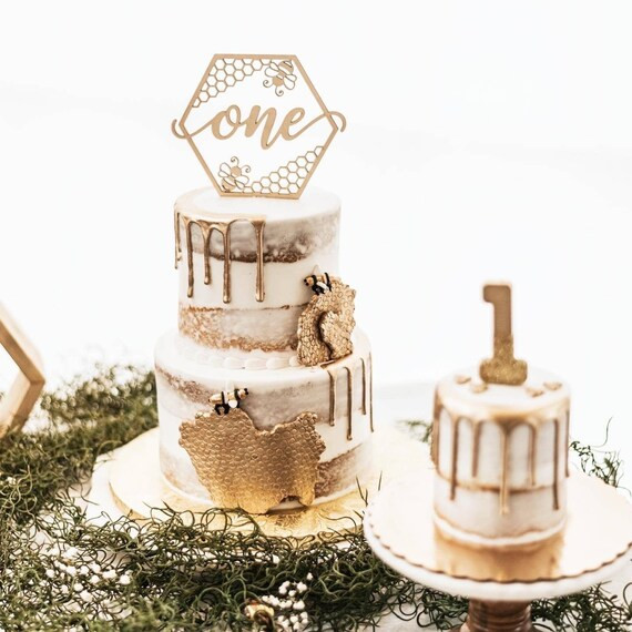 Bee custom cake topper Bumble bee birthday cake topper Bee | Etsy | Etsy (US)