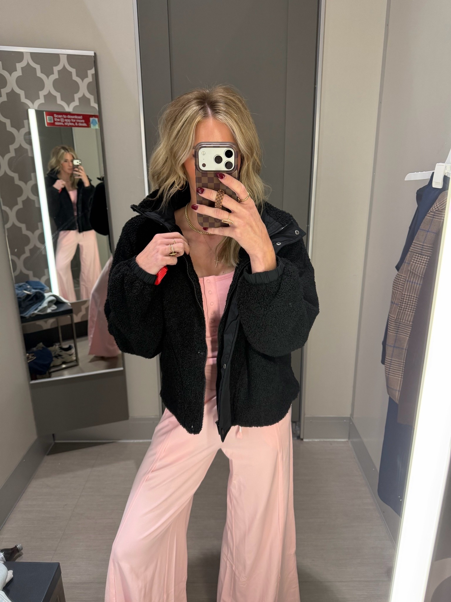 I guarantee you’re going to want this jacket come winter. So soft and cozy and very flattering on!