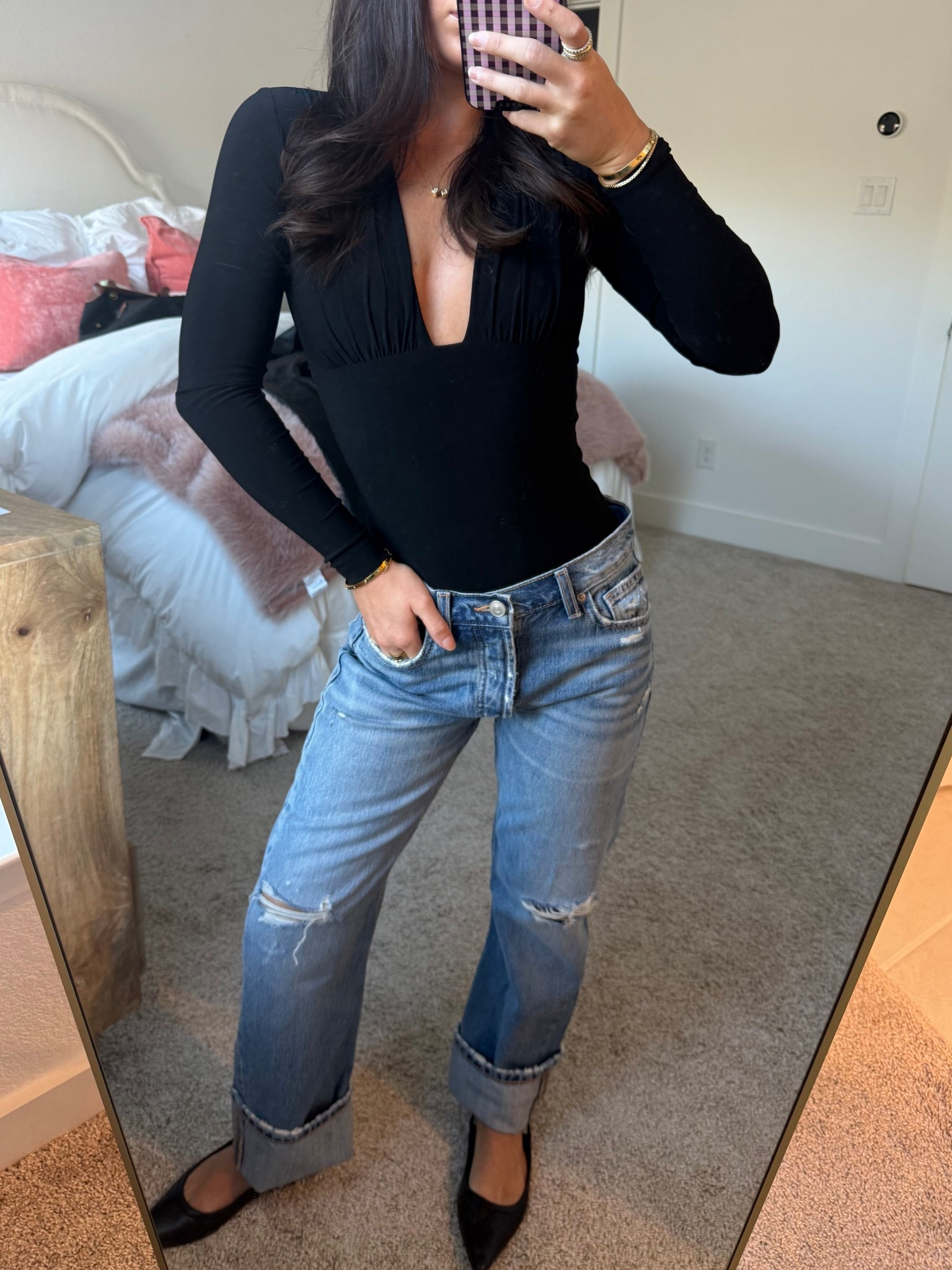 Outfit I’m wearing to work today! Top is old aritzia, jeans are Zara, and shoes are free people. Tagged similar items!! Found an almost exact bodysuit from Pretty Little Thing that’s on sale now!

#LTKootd #LTKSaleAlert #LTKSeasonal