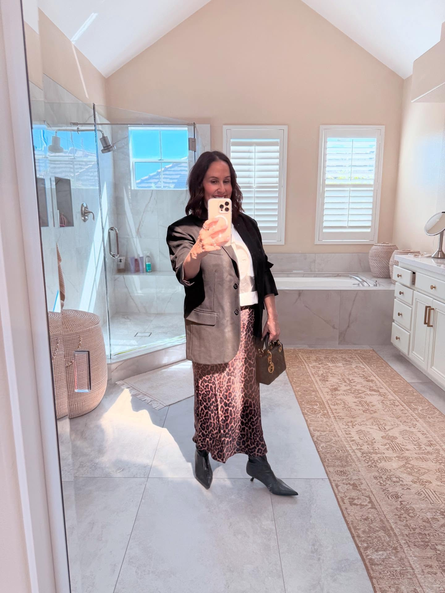 I hope you had a great Thanksgiving!!! Today I’m sharing some of my favorite @aninebing faves and they are on SALE!!! Swipe to see all of these favorite looks. Follow me on @shop.ltk to shop!! Link is in my bio! #aninebing #blackfridayshopping #cybermondaysale #thanksgivingsale #over40 #over50