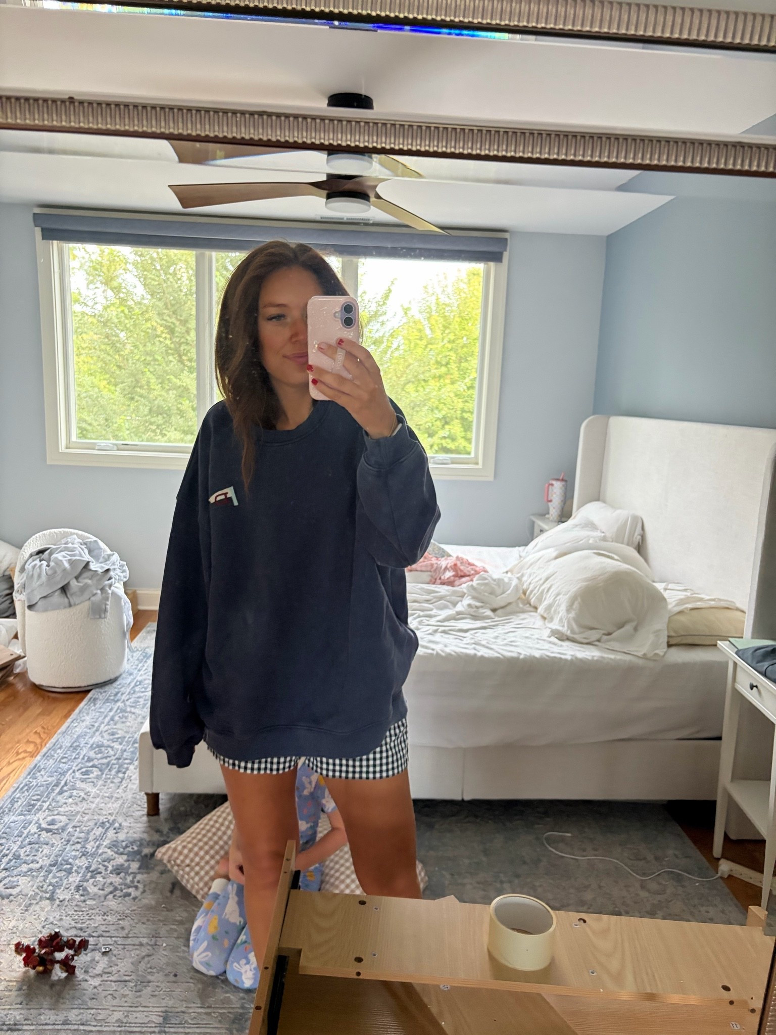 Weekend outfit / pre fall fit / sweatshirt / shorts / comfy / loungewear / daily drills

#LTKmomlife #LTKootd #LTKdayinmylife