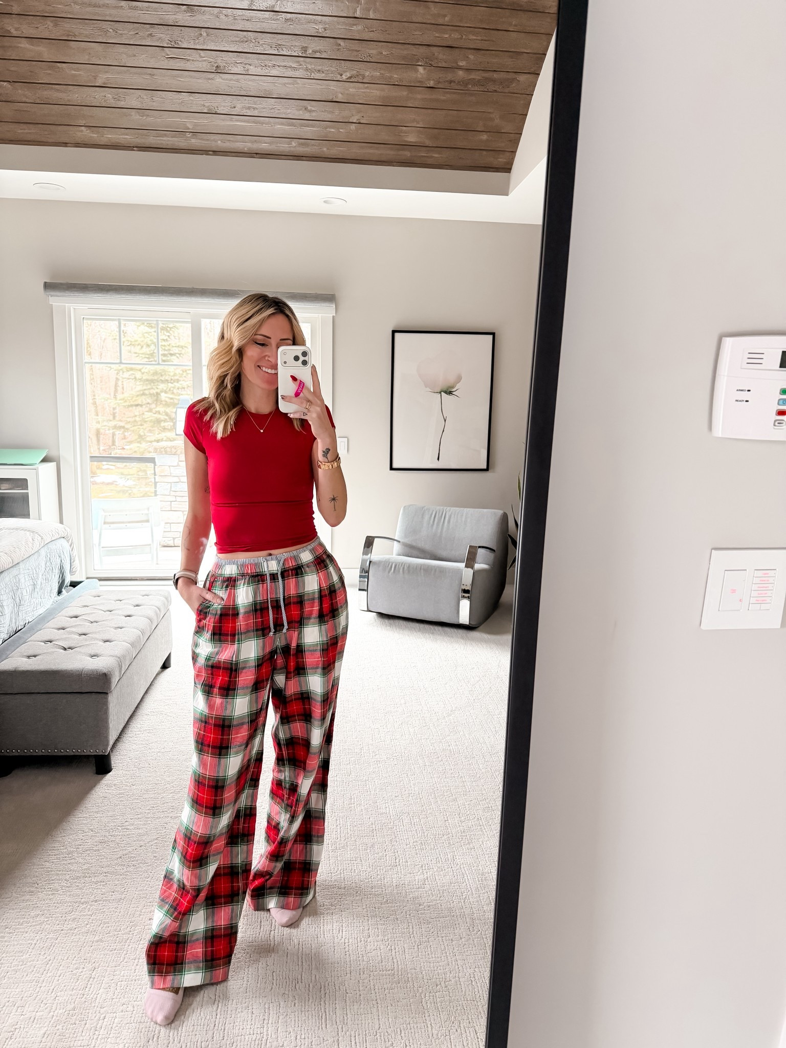 Comfy winter pjs set and what to wear for a snowy weekend 
Aerie street trouser flannel 