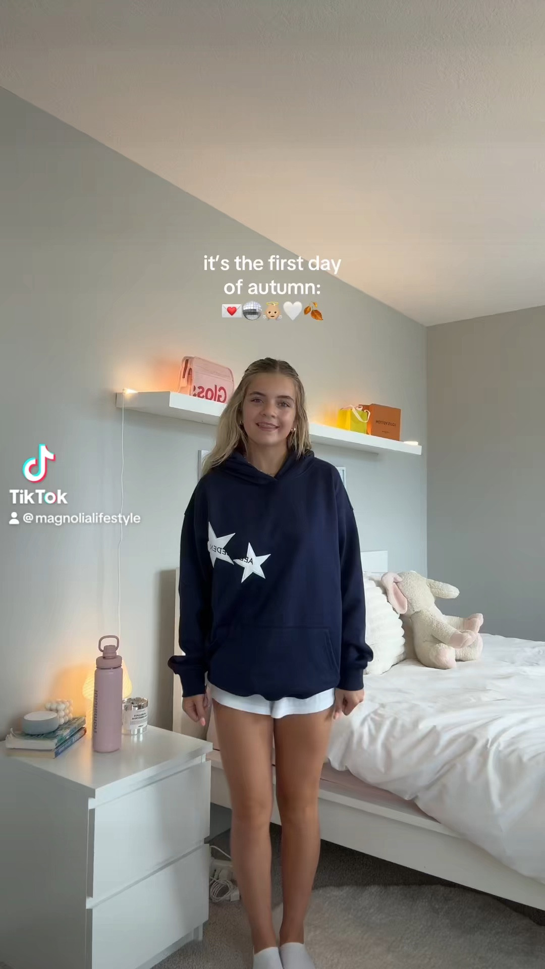 hoodie: aelfriceden (M)
shorts: brandy melville
top: cotton on (XS)
jeans: pacsun (24)
vest: SHEIN (XS)

i’m 5’3 and 115ish pounds!