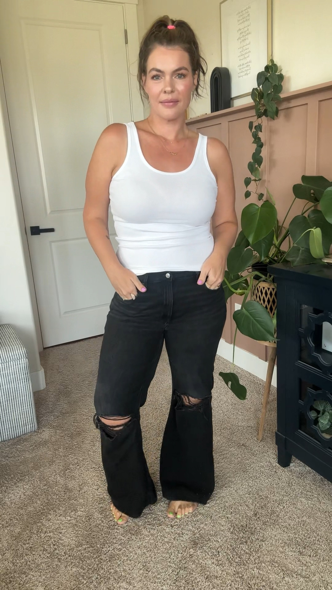 I’m a 10/12 and these are strigid (not much stretch at all) so I’m in a 12 regular in both! FAVESSS