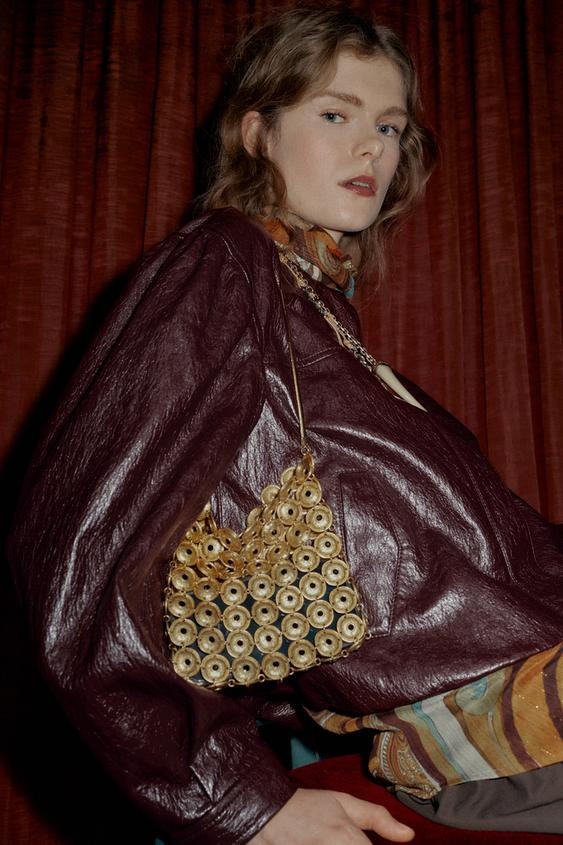 METAL APPLIQUÉ BUCKET BAG | Zara US