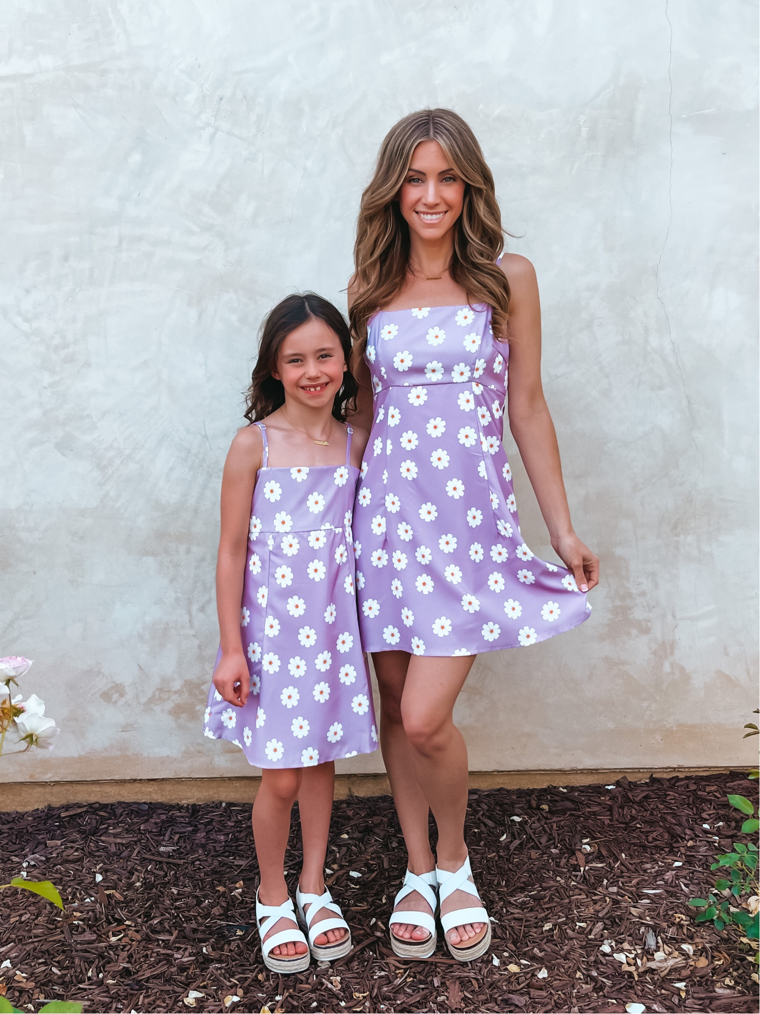 Twinning Tuesday 🌸 Mommy and me dresses and sandals.

www.livingbarelyblonde.com

#mommyandmefashion #mommyandme #whitesandals #sandals #summerdress #floraldress #weddingguest #weddingguestdress #minidress #satindress #kristahor #daniaus #sarahli #racheltim #barelyblonde #jenniferxerin #stylewithjen

#LTKkids #LTKshoecrush #LTKfamily