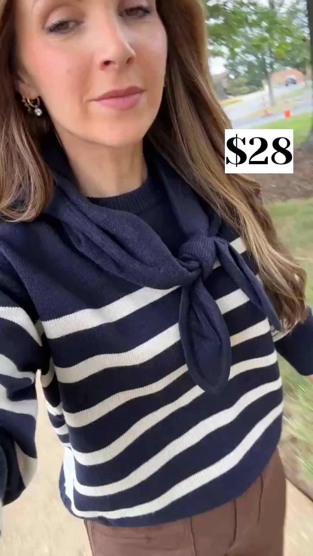 @Walmart sweater comes in a few colors and the neck scarf is removable! Get your true size

#LTKgrwm