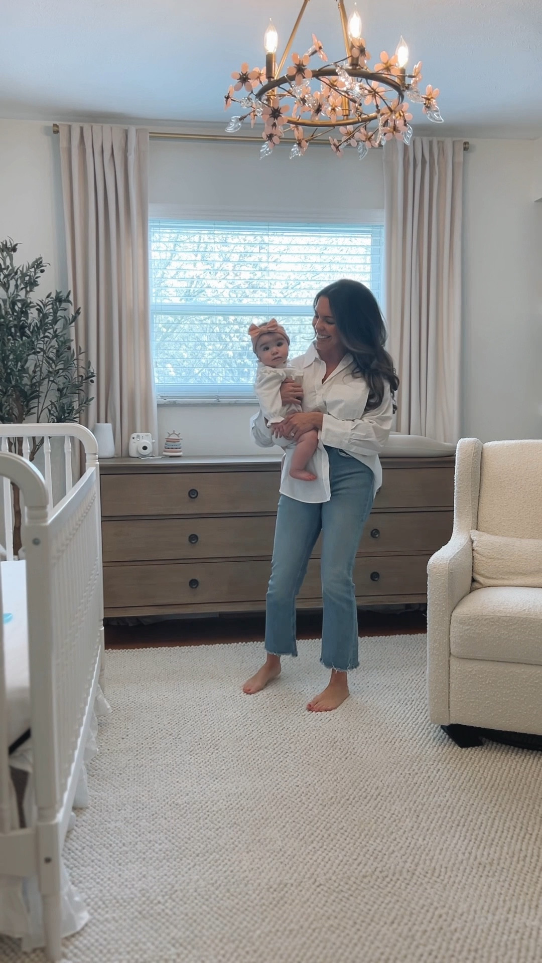Mommy + me / baby nursery / mom outfit


#LTKHome #LTKBaby #LTKFamily