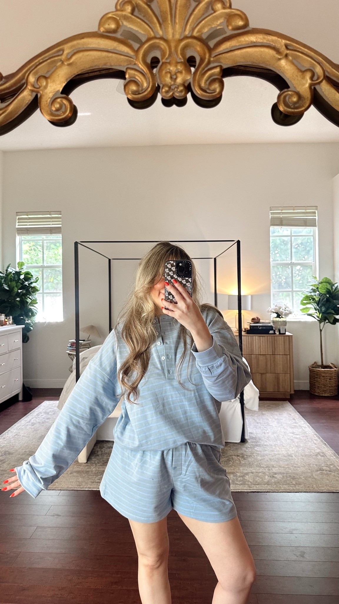 The cutest striped lounge set! The affordable lounge that is super soft and comfy looks so chic and I’m obsessed