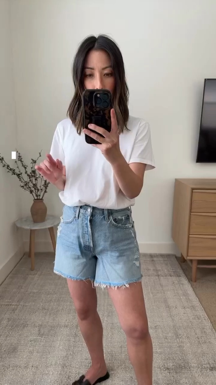 AGOLDE Parker Long Loose denim shorts. Runs TTS. Longer inseam and I don’t love how the large leg opening flares out on me. 

Color: Parade
Inseam: 4”
Size 23

Jean shorts, denim shorts, spring style, spring shorts, petite shorts, vacation outfit, petite style. 

Tee - Everlane medium 
Sandals - Hermes 35



#LTKSeasonal #LTKstyletip #LTKunder100