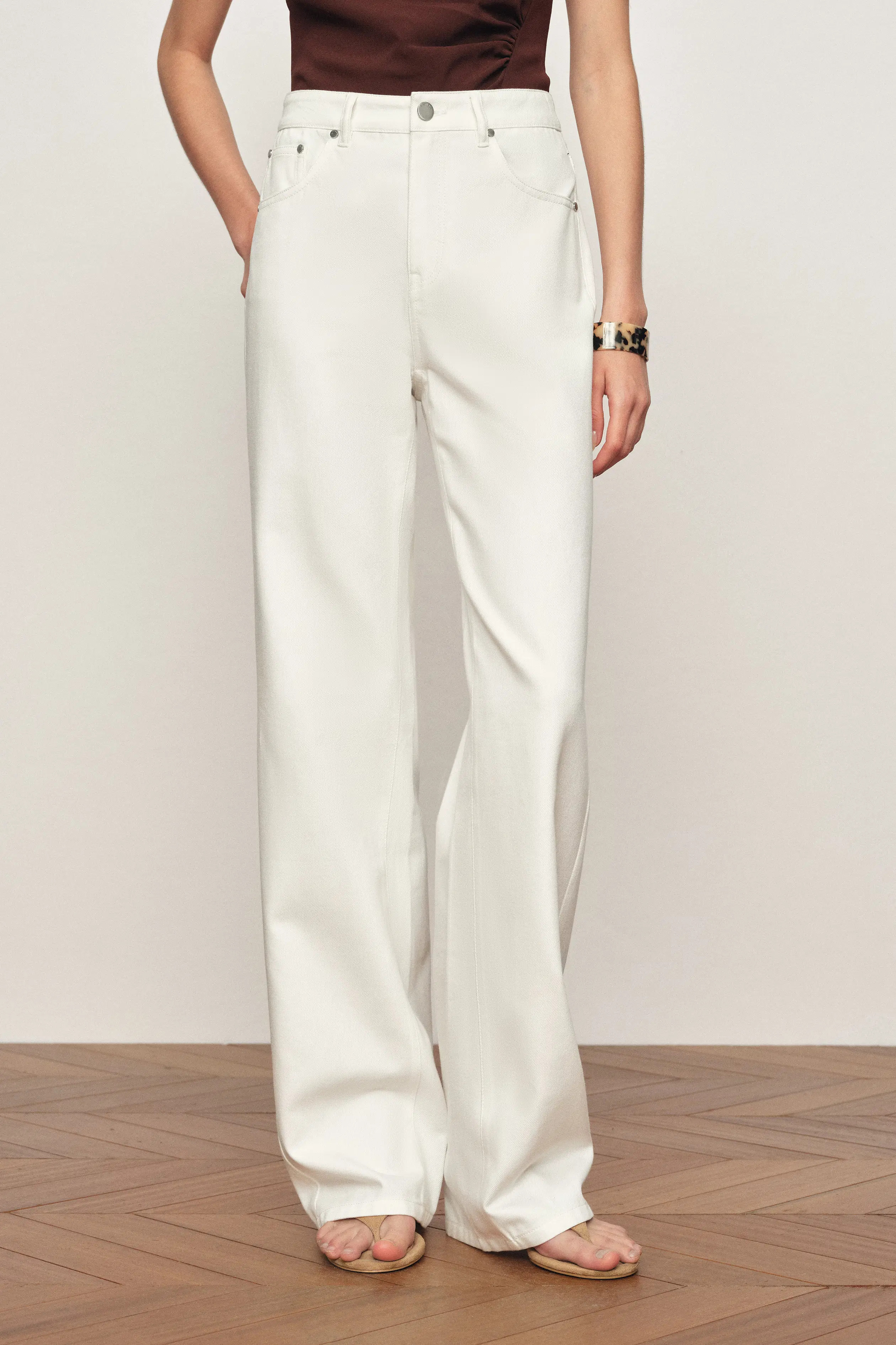 Alma Barrel Straight Leg Jeans in Lightweight Lyocell Blend Denim | Fabrique