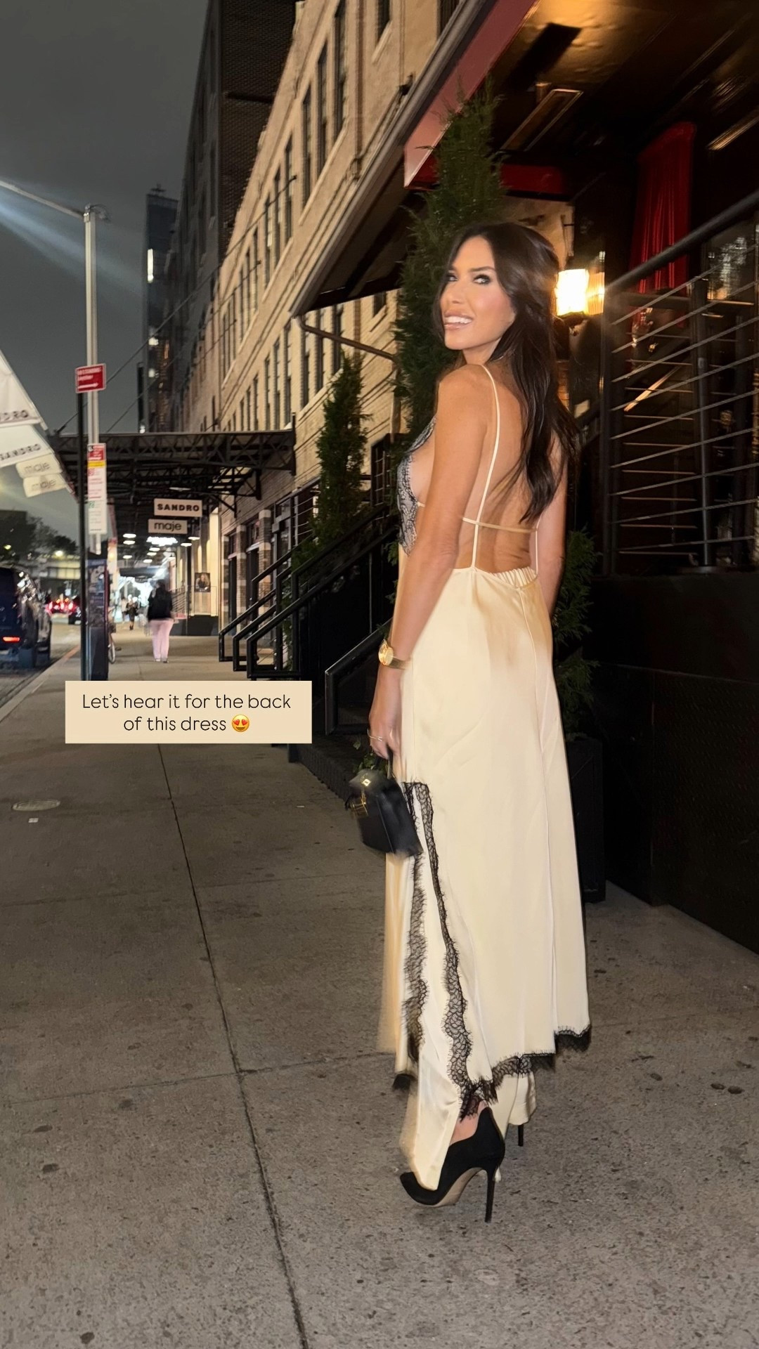 Let’s hear it for the back of this dress 😍