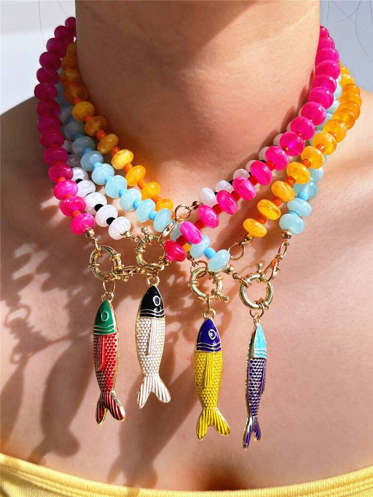 1pc Bohemian Colorful Dopamine Tropical Fish Pendant Necklace, Summer Casual Ocean Element Beaded Necklace, Suitable For Women Daily & Vacation (Beads Color Random) | SHEINUSA | SHEIN