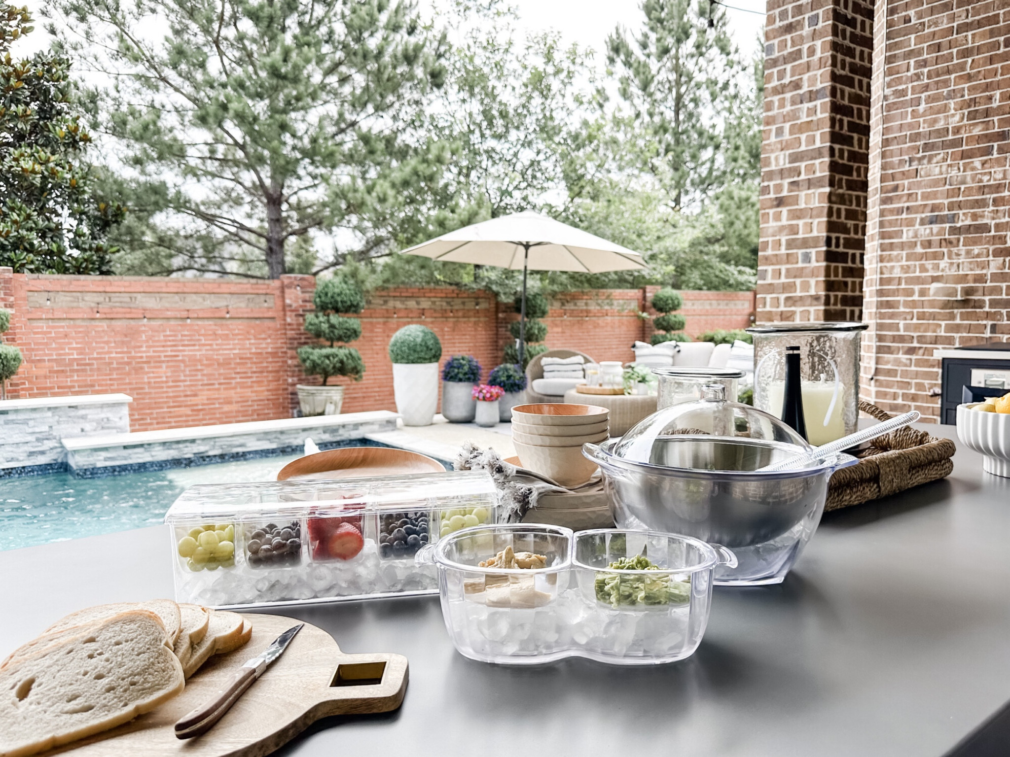 Summer Entertaining Essentials

Backyard essentials  backyard party  backyard decor  tableware  outdoor tableware  party serving  July 4 party  summer party  summer finds  outdoor decor  outdoor finds  beigewhitegray

#LTKhome #LTKSeasonal #LTKparties