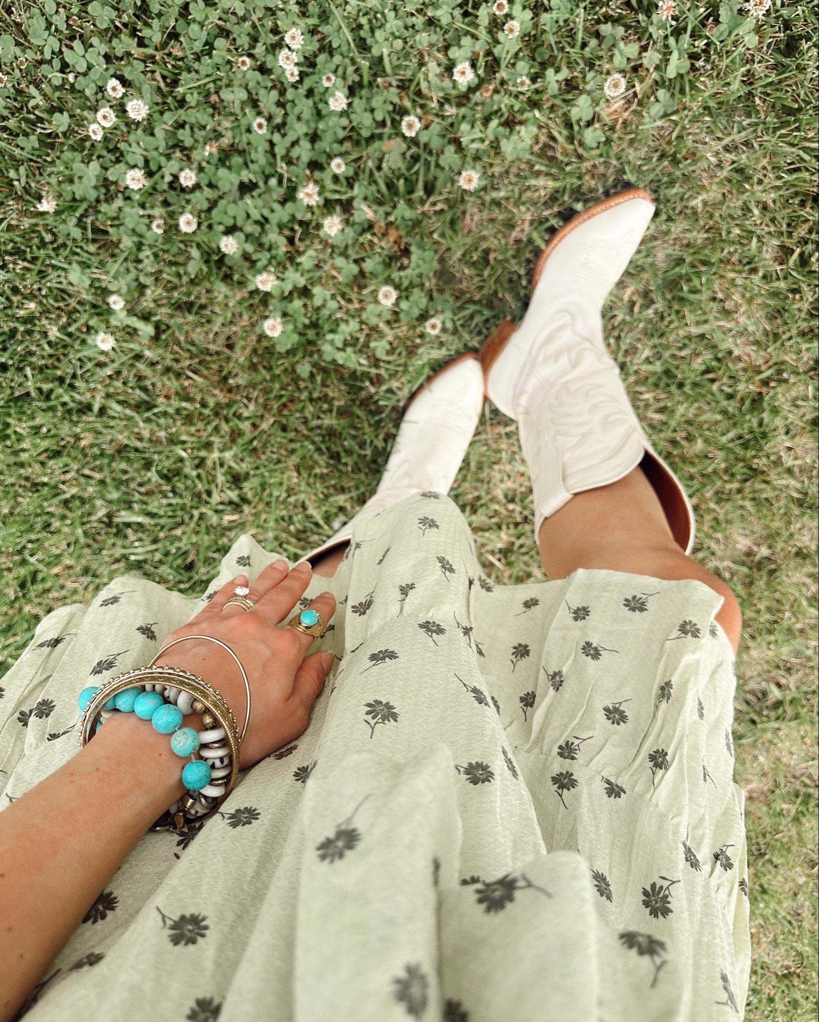 Styling this gorgeous green floral tube top midi dress from @pinkblush | @pinkblushmaternity today 🍃🍉🍈

The flowy fit and stretchy top make it bump-friendly, postpartum-comfy, and pre-pregnancy cute — truly a dress for every season of life.✨

Perfect for baby showers, brunch with the girls, summer date nights, or a casual stroll through the farmer’s market. It’s lightweight, flattering, and easy to style up or down 🤍

#PinkBlush #MaternityStyle #PostpartumFashion #BumpStyle #PregnancyOOTD #LTKMaternity #LTKSpringStyle #BohoChic #FloralMidiDress #MomStyle #BumpFriendlyFashion #EverydayFeminine #LTKunder100 #LTKSeasonalStyle



#LTKootd #LTKBump #LTKgrwm