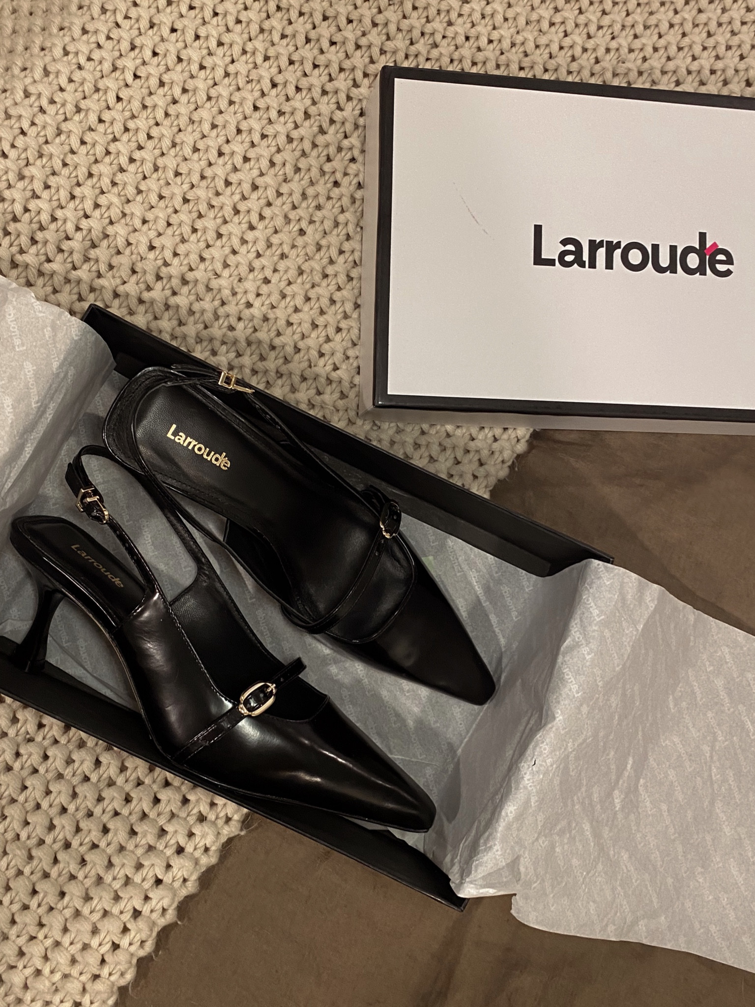 Favorite slingbacks ❤️ can’t get over the buckle detail! I love these to pair with wide leg trousers for a classic, timeless outfit ❤️

#LTKMostLoved #LTKstyletip #LTKshoecrush